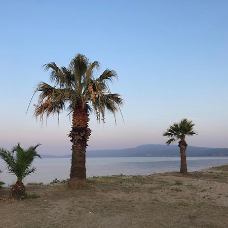 Makis Apartments Touzla Ofrínion Dış mekan fotoğraf